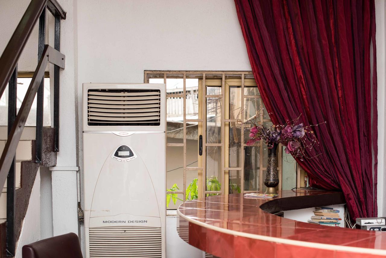 Niagara Inn Accra Exteriör bild